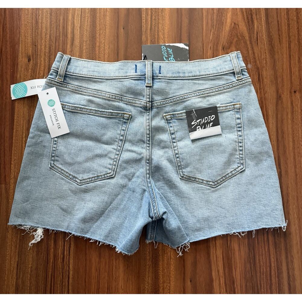 Studio Blue Denim Shorts Size 29 Light Wash High Rise Raw Hem NWT - Picture 2 of 9
